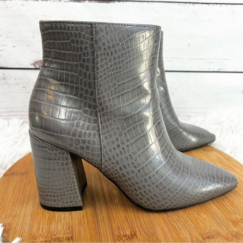 Express Gray Croc-Embossed Ankle Booties Size 7
